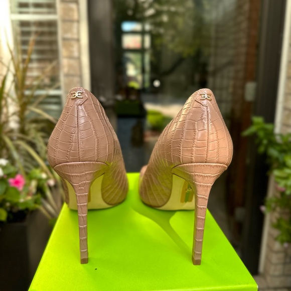 Sam Edelman crocodile print heel. - Picture 5 of 6